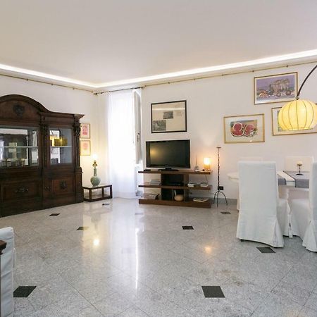 Fontanella Borghese 1Bd Apartment Rome Buitenkant foto